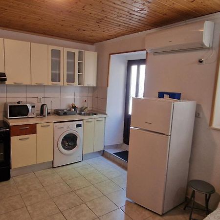 Studio Apartman Kastel Kambelovac คาชเตลา ภายนอก รูปภาพ