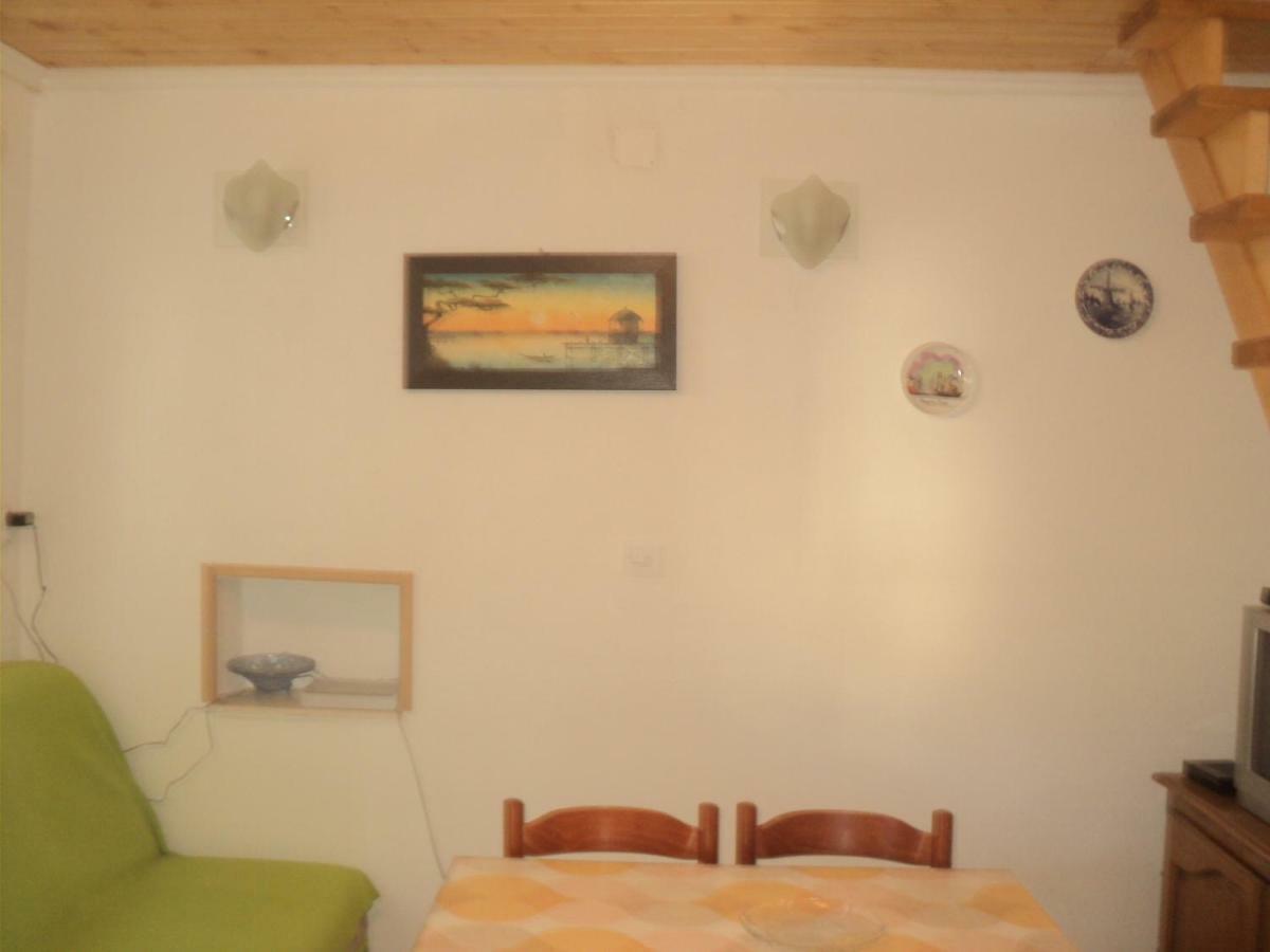 Studio Apartman Kastel Kambelovac คาชเตลา ภายนอก รูปภาพ